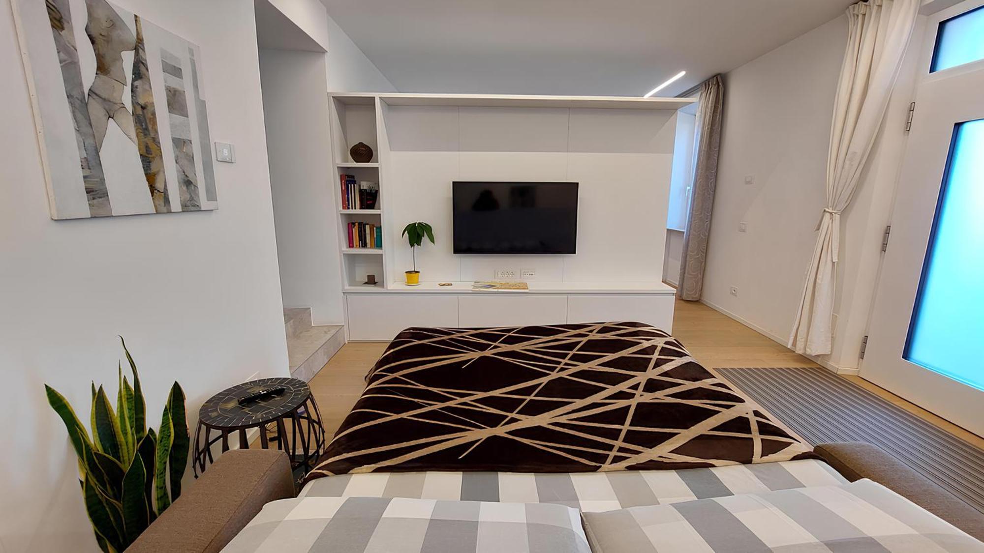 Over The Castle Apartment